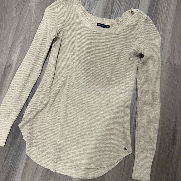 Sweater - Picture 1 of 2